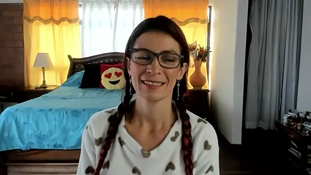 Charlotte-Willson online show from March 13, 8:21 pm