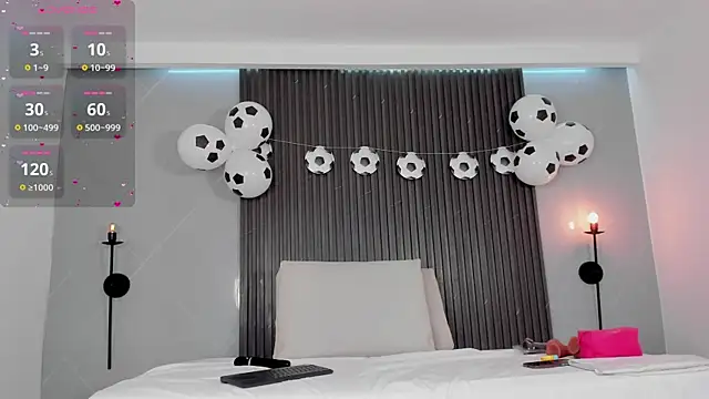 mia dollce online show from June 26, 11:22 am