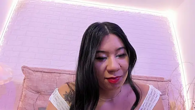 lunaa hart online show from May 1, 12:03 am