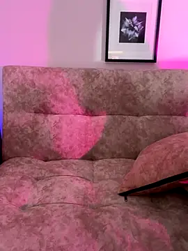 Madisonlaraa online show from November 28, 10:35 pm