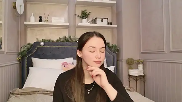 Amber Bond online show from January 13, 5:46 am