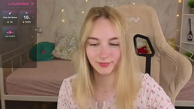 Shy Polly online show from June 12, 3:03 am