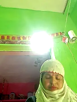 Hot kire online show from December 18, 11:59 am