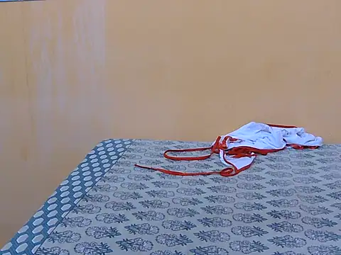 Honey Baby1 online show from February 14, 6:04 am