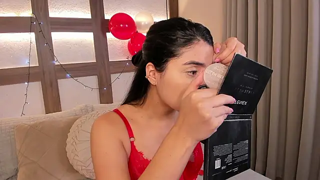 SarhaVega online show from February 14, 1:13 pm