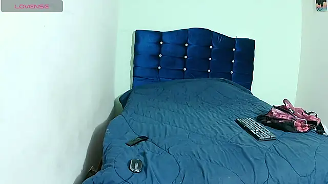 ashleey palmer online show from February 18, 11:26 pm