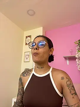 LauraRaider online show from July 26, 12:29 am