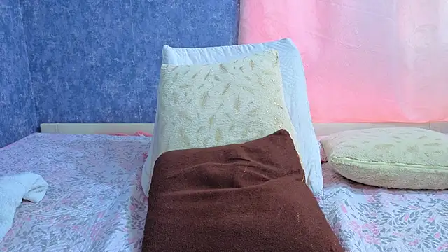 Malia fox online show from April 30, 8:57 pm