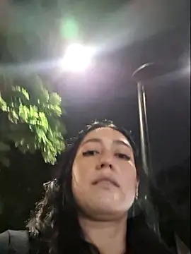 Eveeelyn25 online show from June 5, 12:37 am