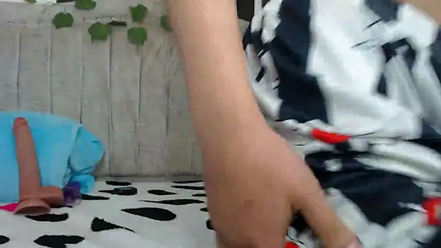 Tinyy Star online show from March 11, 4:09 pm