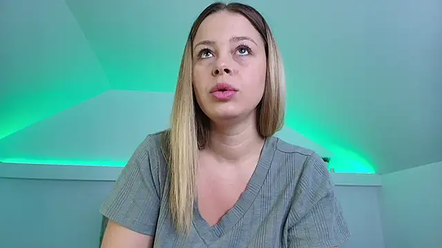 KateAllyaa online show from December 14, 2:50 am