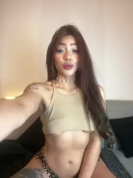 DAKOTA SAKURA online show from April 29, 5:30 pm