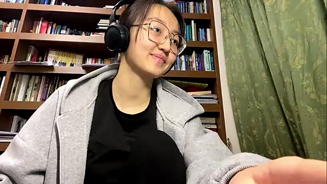 LinaClous online show from December 15, 1:38 pm