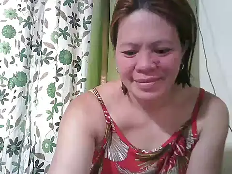 Smilinglovely online show from June 22, 5:04 am