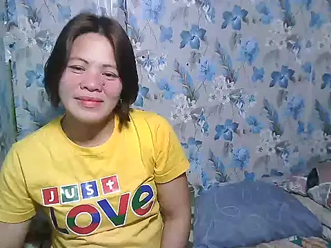 Smilinglovely online show from December 15, 1:05 pm