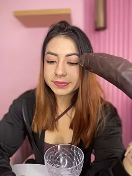 MaddieHunter online show from November 26, 3:13 pm