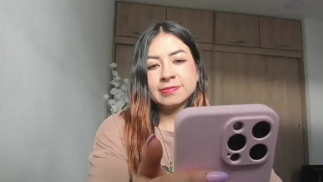 MaddieHunter online show from May 18, 8:15 pm