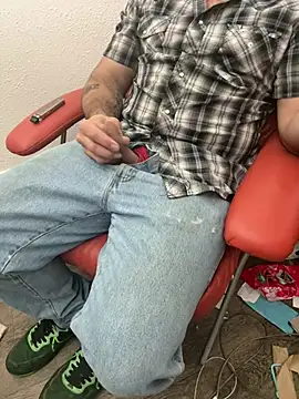 2addictivelyhorny online show from February 15, 2:27 pm