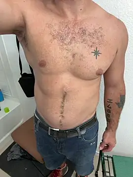 2addictivelyhorny online show from June 22, 12:59 am