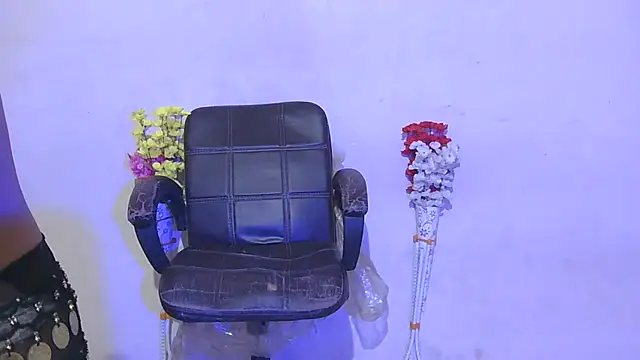 cute mahira online show from June 10, 7:01 pm