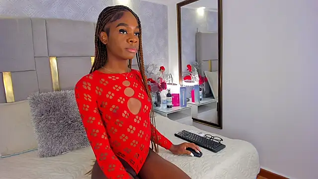 IsisBrown  online show from April 29, 8:03 pm