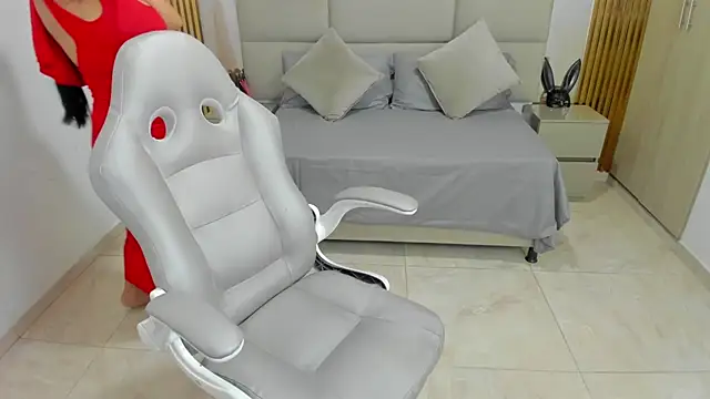 Raizel kazem online show from November 26, 2:40 pm