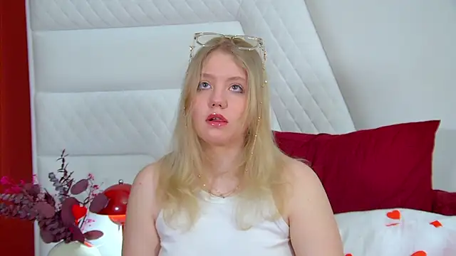 EmilyEvanse online show from March 13, 6:26 am