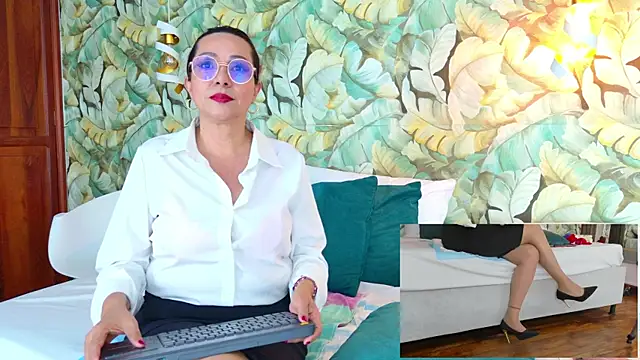 Madame Angelic 1 online show from July 10, 8:04 am
