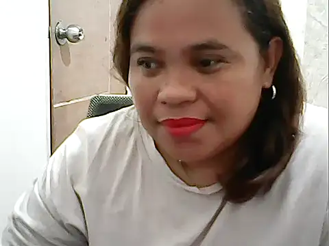 cutechubby online show from April 1, 11:35 pm