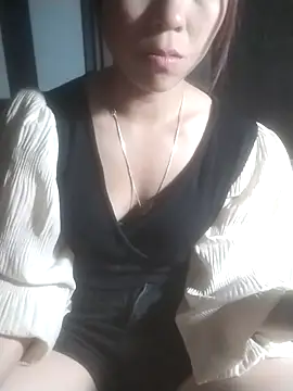 tieutam122 online show from February 4, 11:13 am