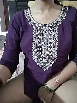 RASHMI SHARMA9 online show from July 14, 5:50 pm