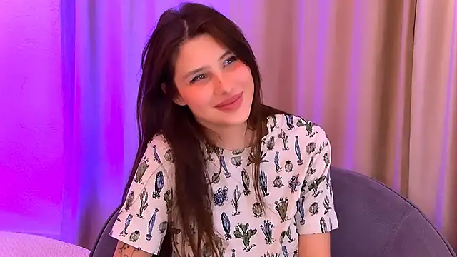 Danielle Eddwards online show from February 1, 8:07 pm