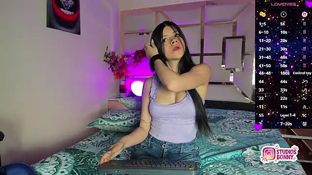 alexandra venuss online show from February 7, 8:13 pm