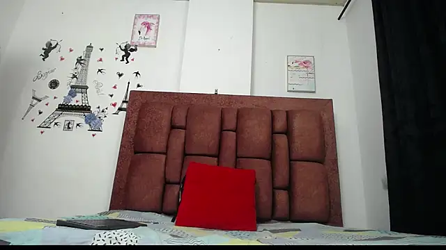varascott online show from May 2, 11:46 am