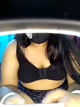 priya2098 online show from April 20, 7:28 pm