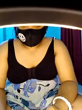 priya2098 online show from March 17, 1:04 pm