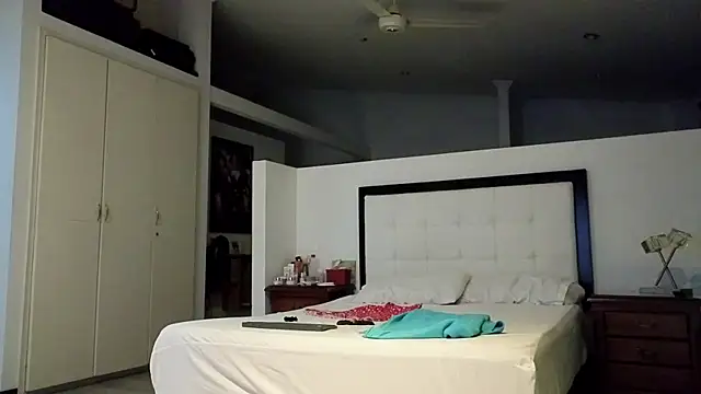 CerecitaQueenn online show from January 9, 12:48 am