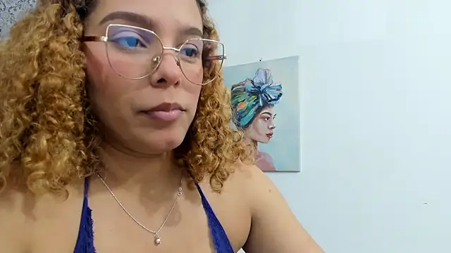 Crystal bunn online show from December 1, 6:21 pm