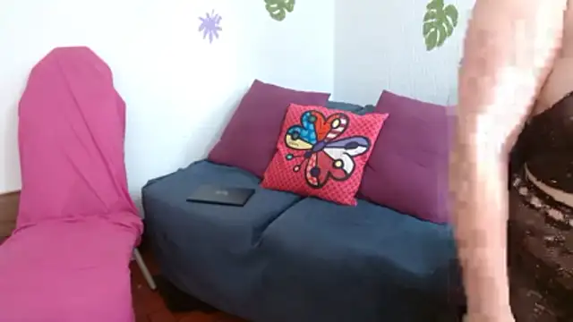 Angel Naye online show from May 2, 2:09 pm