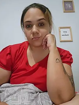 LoreinnFox online show from May 3, 4:38 am