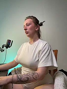 Helga vibe online show from July 18, 2:08 pm
