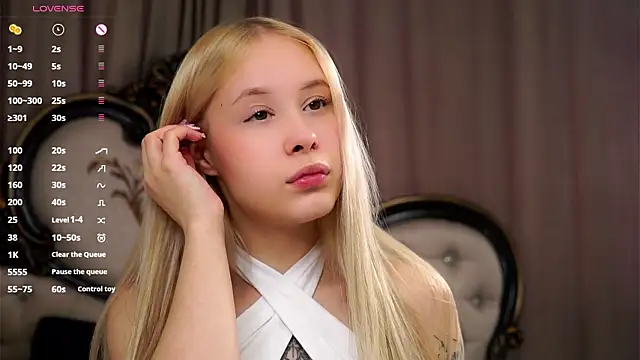 AunclreaVache online show from March 2, 2:00 am