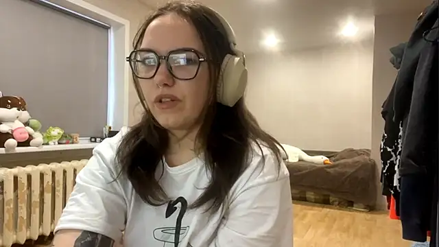 KerriMcbreen online show from December 16, 3:56 am