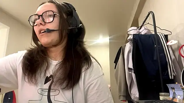 KerriMcbreen online show from November 29, 6:17 am