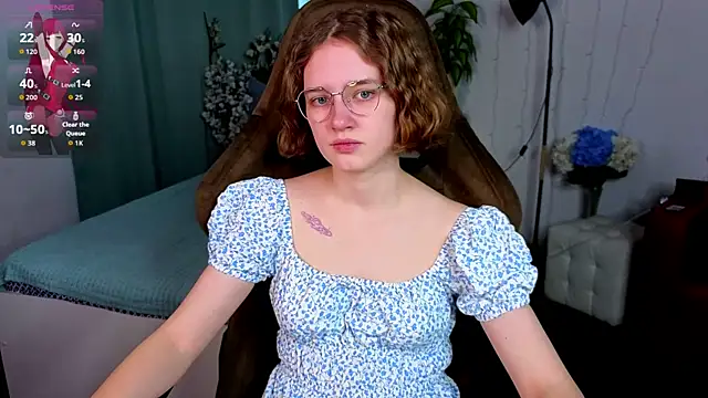 Mia Mooore online show from March 14, 1:23 pm