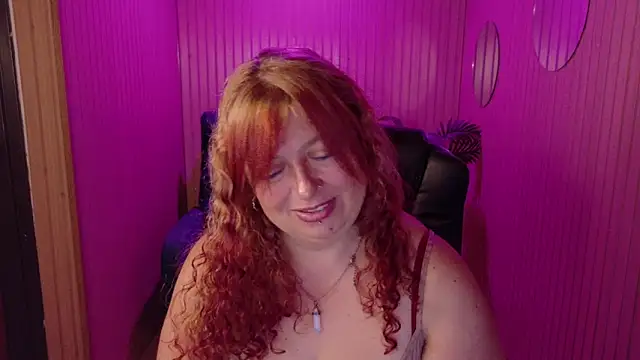 MilfArlet online show from June 2, 2:18 pm