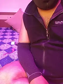 aishas world online show from July 11, 11:32 am