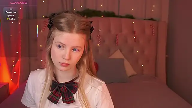 LilianHoward online show from January 15, 12:11 pm