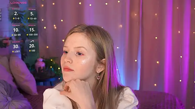 LilianHoward online show from December 20, 12:42 pm