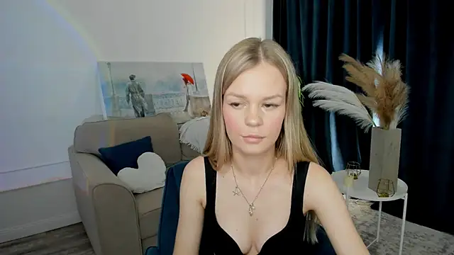 MidnighteAura online show from June 14, 11:21 am